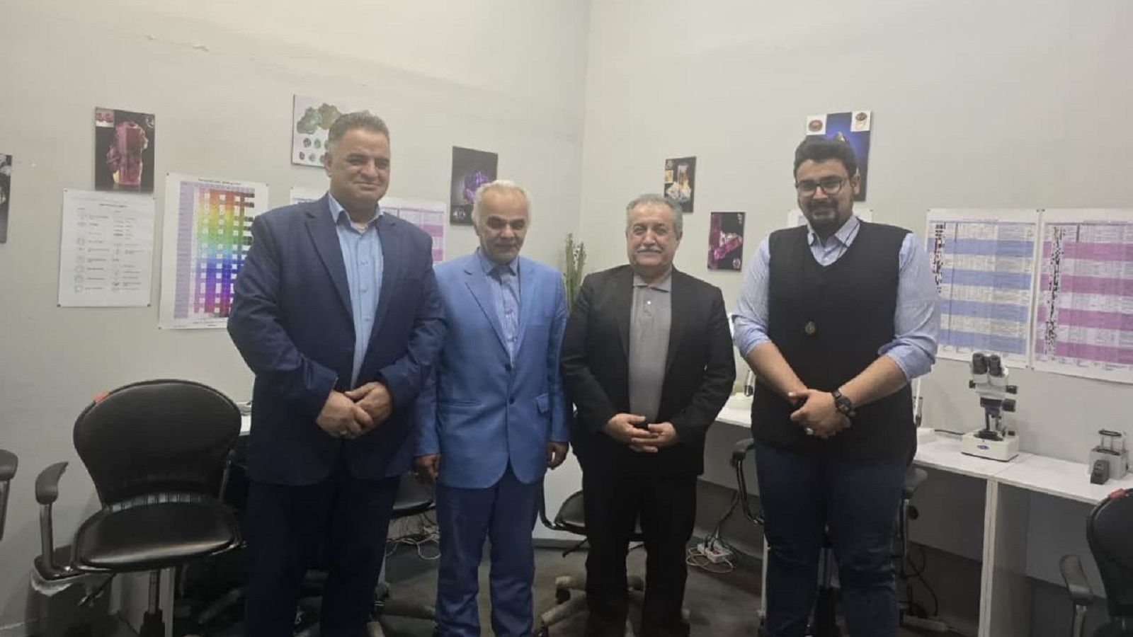 جلسه باآقای دکترپیش بین پدرنگین ایران