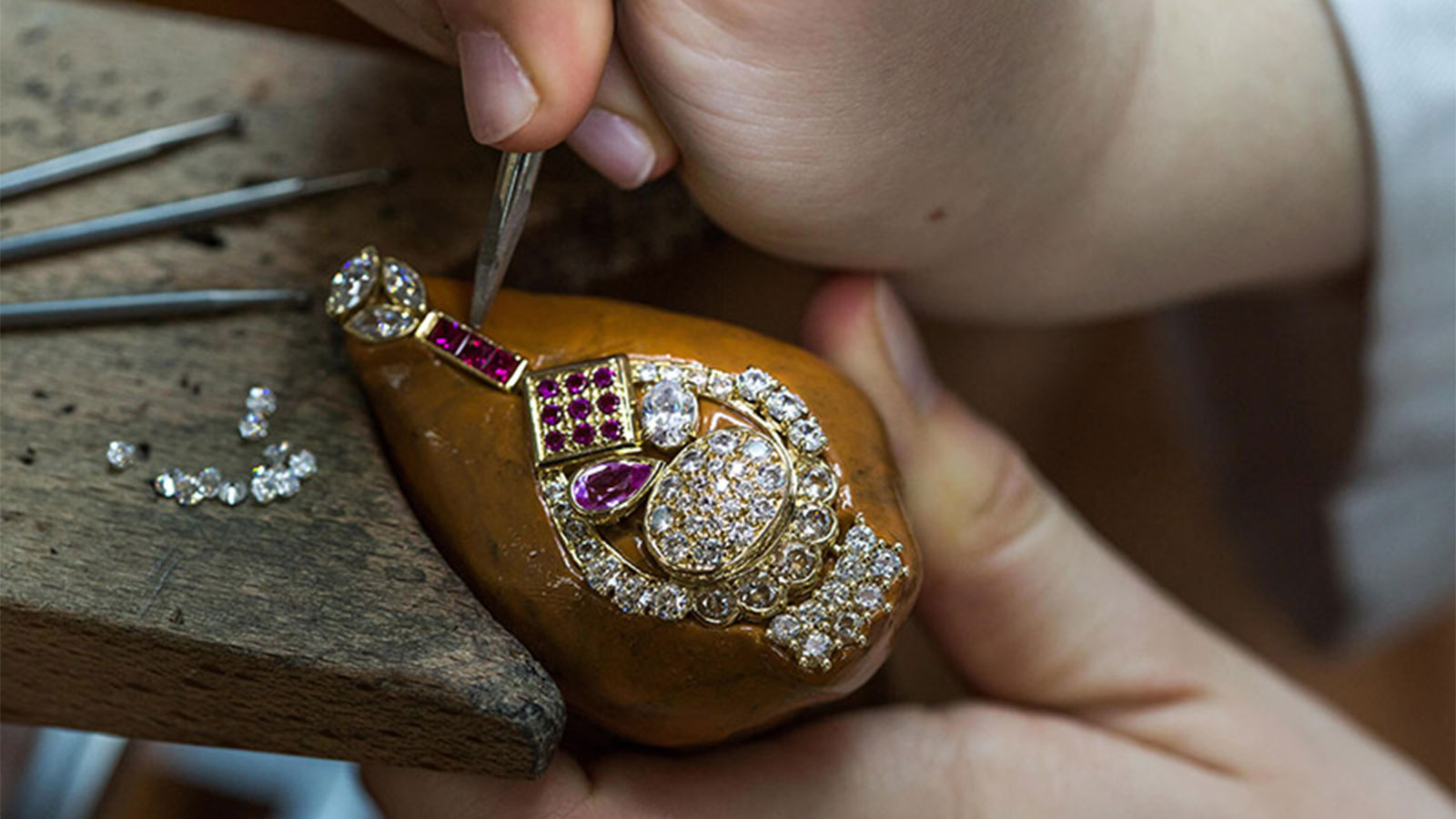 دوره آموزشی جواهرسازی سیمی