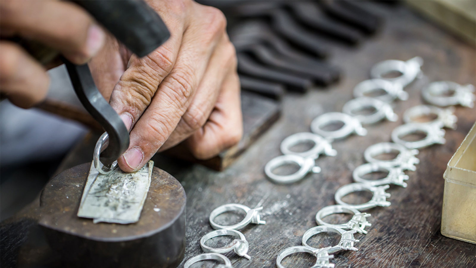 دوره آموزشی جواهرسازی مهره ای