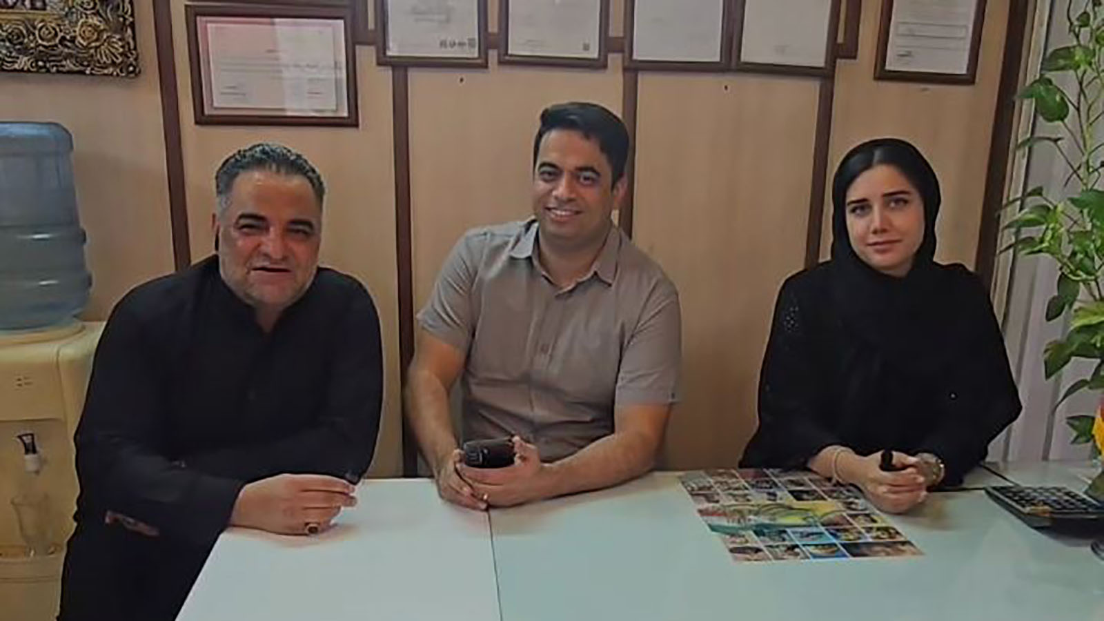 حضور مدیرمحترم تولیدات درجه یک بین المللی پیوژن جناب آقای اسماعیل صمدی وخانم آناهیت دریانی طراح بین المللی طلاجواهرات ازترکیه درشرکت زرسنج مهرخراسان